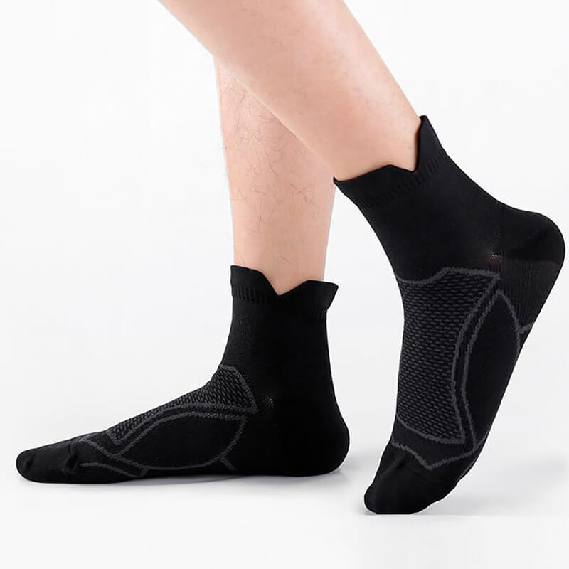 Unisex anti-sweat sport socks for running, black with breathable design, featuring a comfortable fit and moisture-wicking technology for fitness.