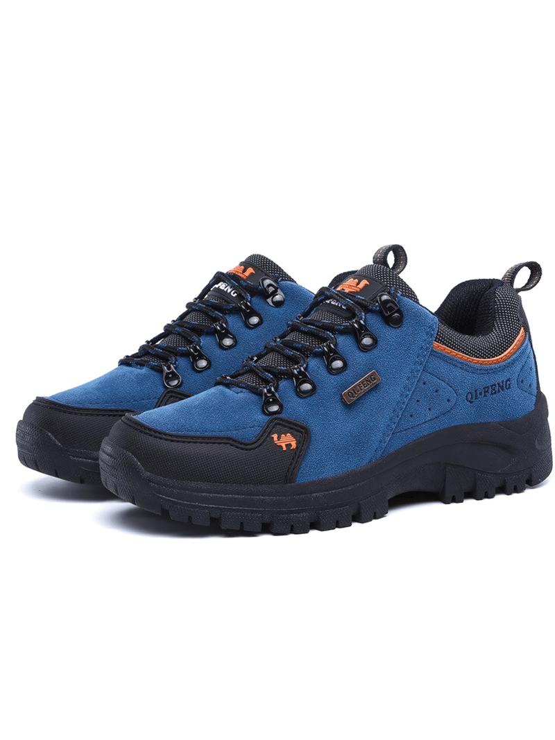 Blue waterproof hiking shoes with non-slip rubber soles, suitable for outdoor trekking. Model SF0246, designed for comfort and durability.