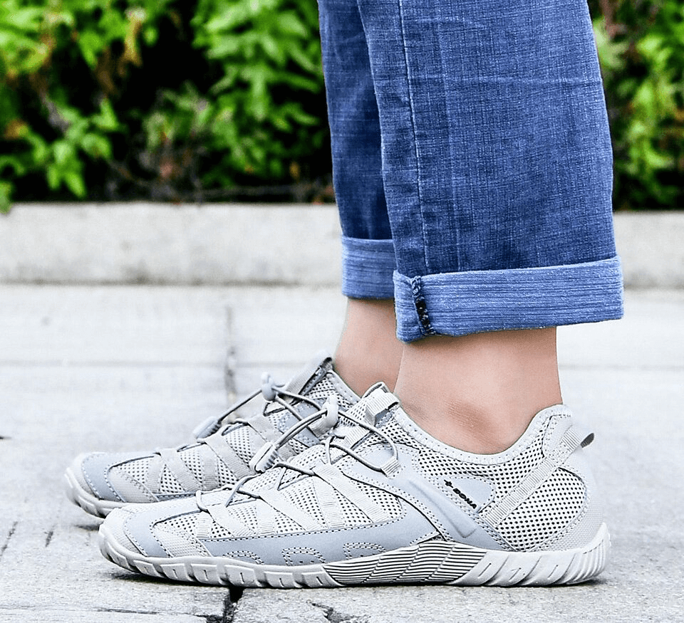 Breathable mesh flexible sneakers for men, perfect lightweight sports footwear with air mesh upper and elastic band closure, SF0758.