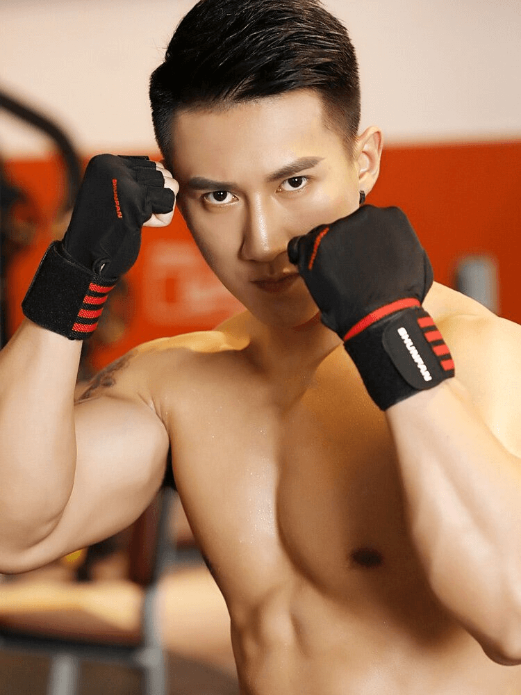 Man wearing breathable non-slip elastic men's gloves with adjustable clasp, preparing for training in a gym setting.