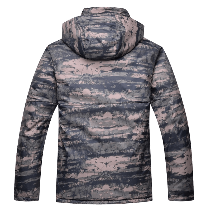 Camouflage waterproof men's snowboard jacket with hood, featuring high-tech breathability and windproofing. Ideal for winter sports.