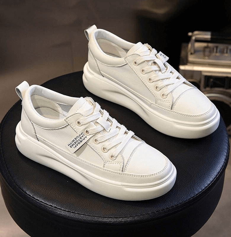 White casual breathable lace-up sports leather platform sneakers with 3 cm-5 cm heel, perfect for style and comfort.