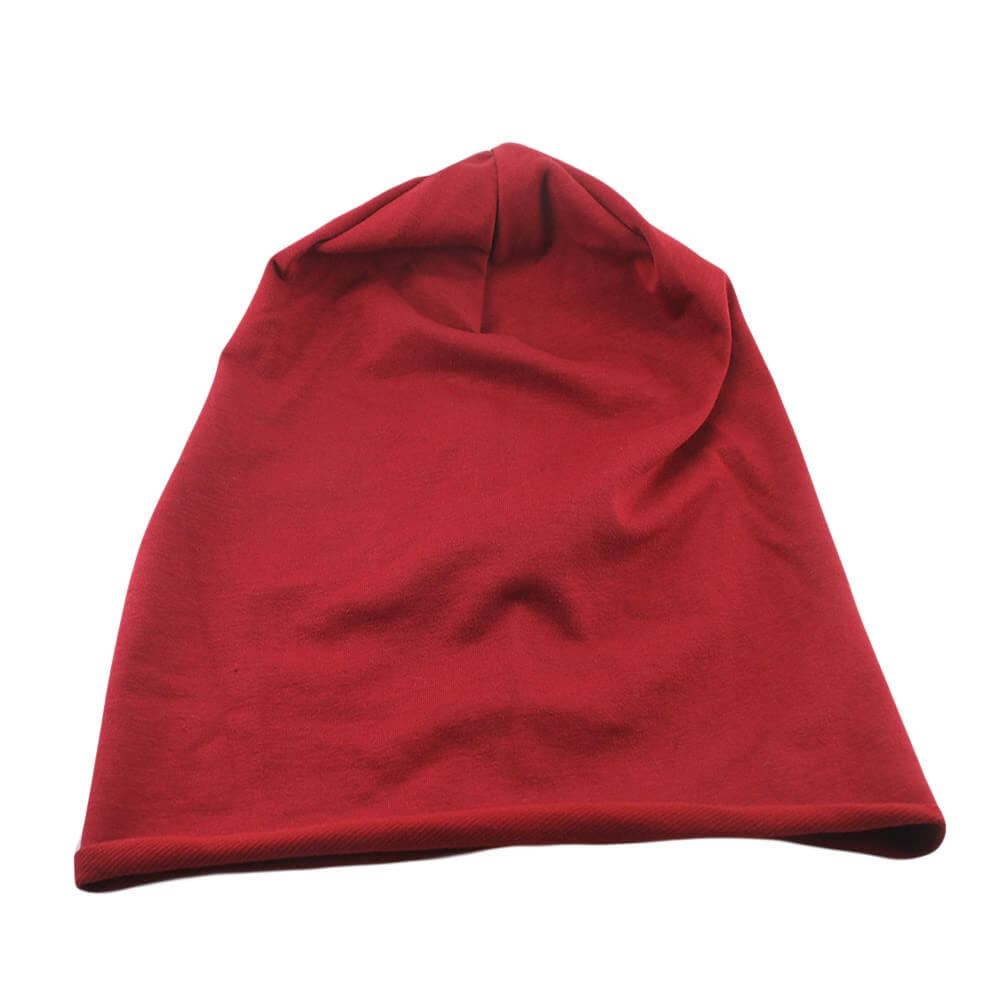 Casual Cotton Soft Solid Beanie SF0785 for Men and Women in vibrant red, perfect for warmth and style.