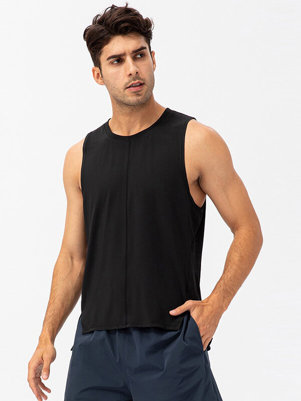 Man wearing black O-neck mesh basketball tank top, perfect for workouts.