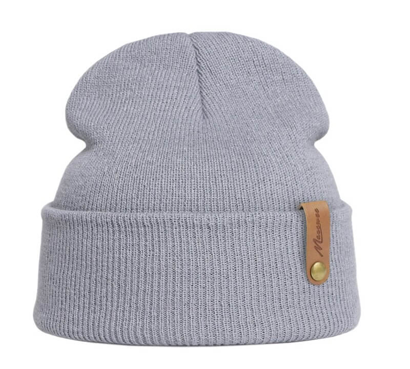 Gray knitted beanie with leather tag, warm and soft, perfect for winter. Unisex casual style, fits head sizes 55-63cm.