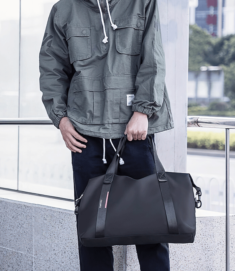 Fashionable unisex sports shoulder bag for travel, durable and lightweight, ideal for fitness and casual use.