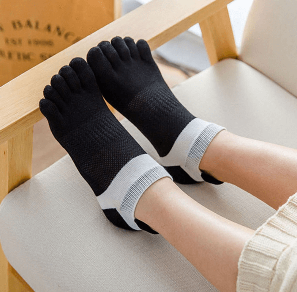 Cozy in Style: Fashion Colorful Cotton Five-Finger Short Socks for Women, Black and White Edition SF0760, Perfect for Everyday Comfort