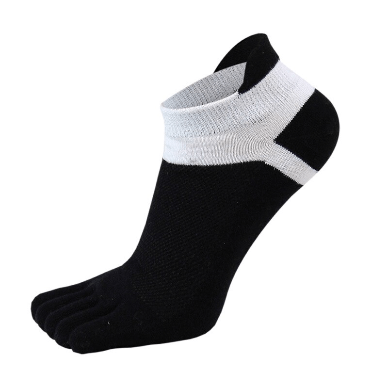 Fashionable black and white five-finger short socks for women crafted from breathable cotton, designed for comfort and daily wear.