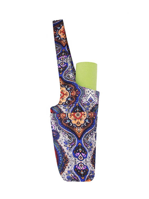 Chic one-shoulder yoga bag in vibrant print with zippered pocket and green mat, perfect for Pilates or yoga. Model SF0520.