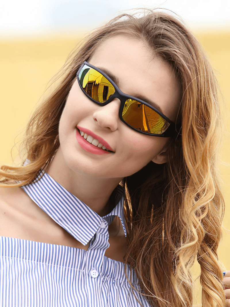 Fashion Polarized Sunglasses with Anti-Glare - Unisex Rectangle Design in Outdoor Setting