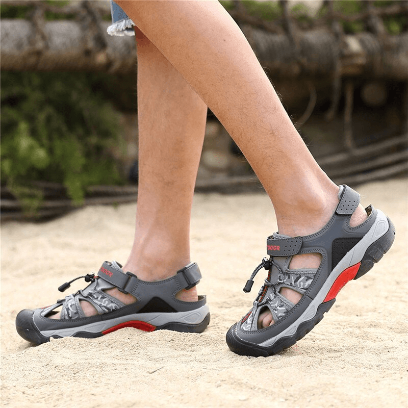 Fashionable men's non-slip sports sandals with open heel design, featuring camo pattern and breathable fabric, perfect for everyday wear.