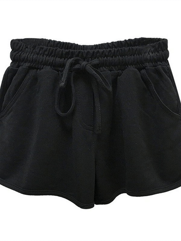 Fashionable women's high-waist loose black shorts with elastic waistband, perfect for comfort and style in any setting.