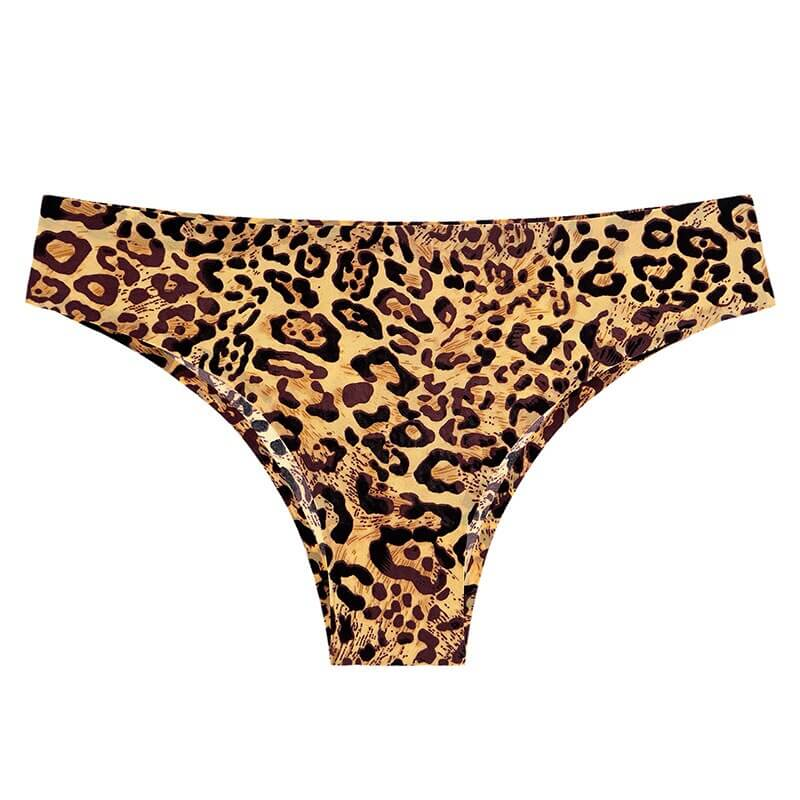 Stylish low waist seamless briefs with leopard print, nylon fabric, comfortable and breathable for everyday wear. Model SF0873.