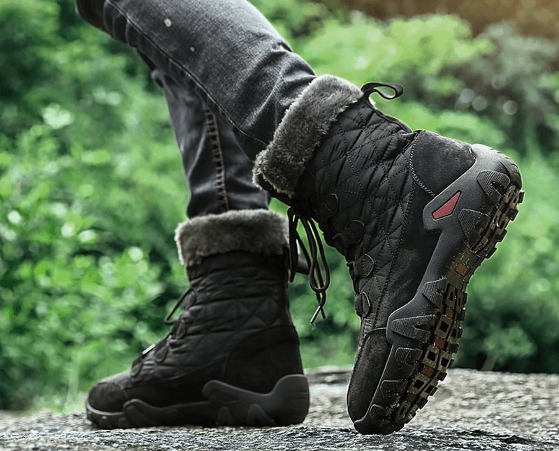 Lace-up waterproof non-slip mid-calf snow boots with fur for winter.