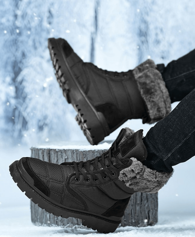 Men's leather hiking boots with fur, waterproof and non-slip, perfect for winter adventures. Model SF0962.