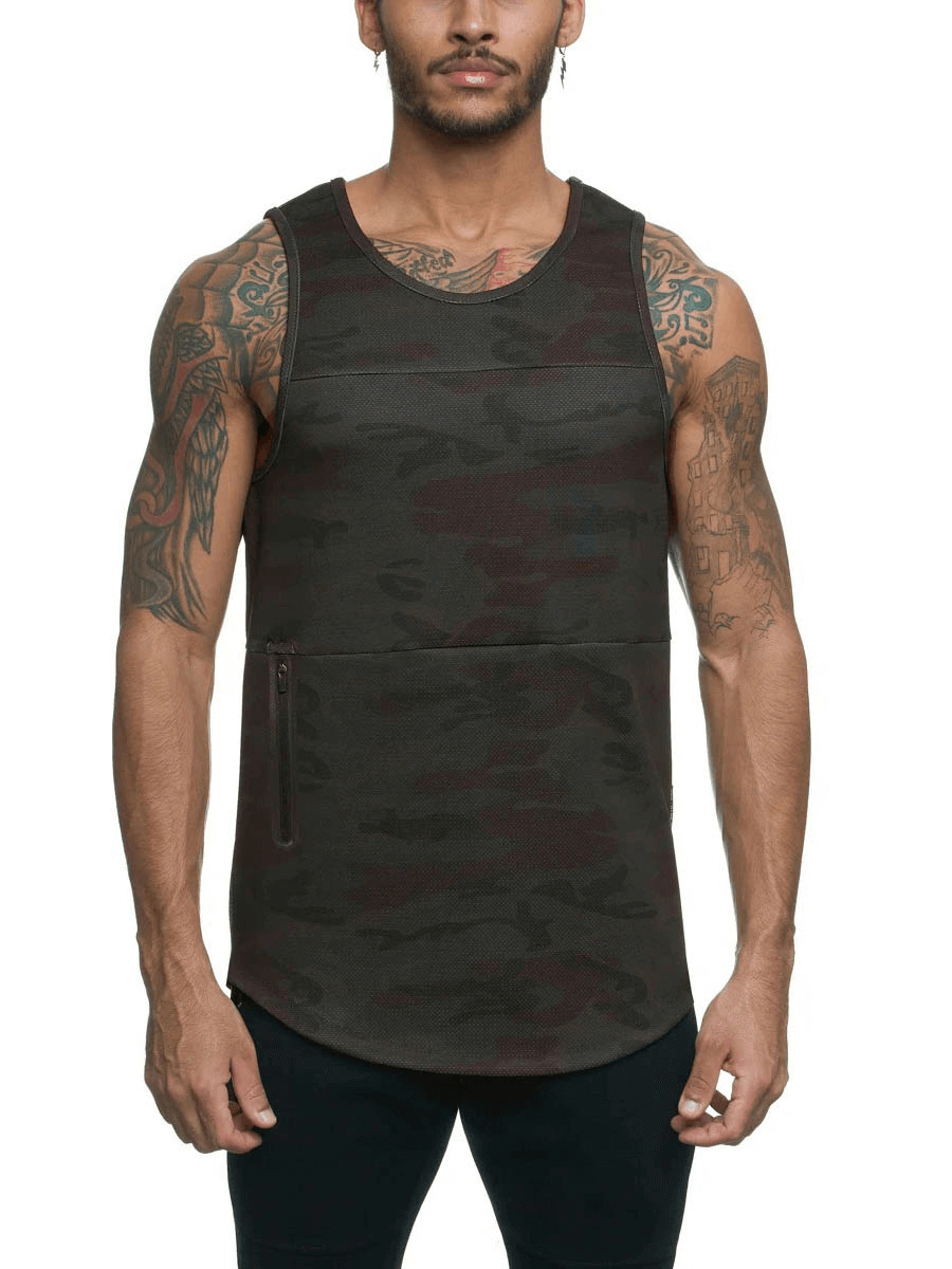 Male wearing quick-drying bodybuilding tank top with pocket, gym sportswear style SF0313. Ideal for active, stylish sports enthusiasts.