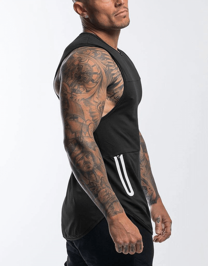 Stylish male wearing quick-dry bodybuilding tank top with pocket, ideal for gym sportswear. Breathable and fashionable attire.