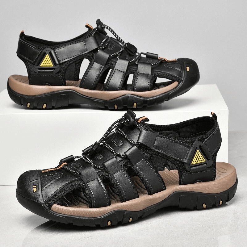 Men's lightweight leather sandals with elastic straps and rubber outsole for outdoor beach wear, model SF0653.