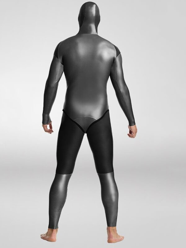Back view of men's hooded neoprene wetsuit for spearfishing, showcasing durable design and UV protection, model SF0658.