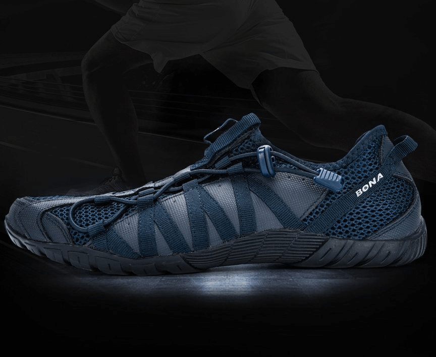 Mesh breathable lightweight men's sneakers with flexible soles and EVA insoles, perfect for all-day comfort.