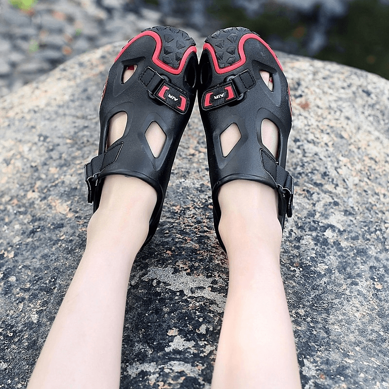 Outdoor Men's Soft Sole Water Sandals with Convenient Hasp - SF0561