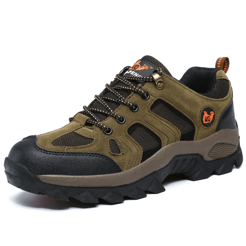 Men's outdoor trekking shoe with round-toe, lace-up design, suede upper, and rubber outsole for stability and comfort - Model SF0701.