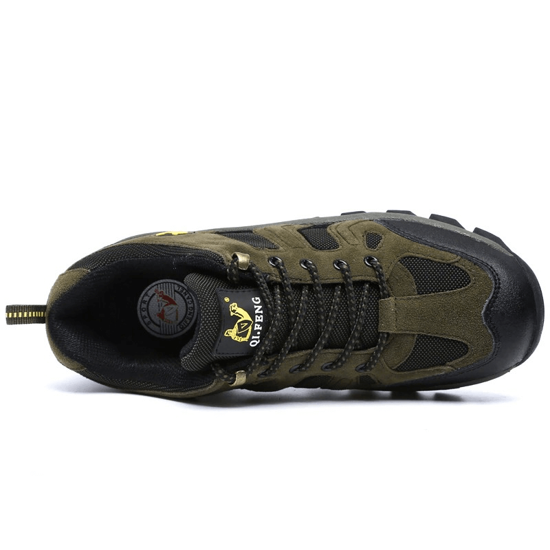 Top view of outdoor round-toe lace-up trekking shoes for men, featuring green suede and black accents, model SF0701.