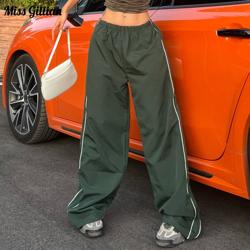 Oversized Baggy Solid High-Waisted Sweatpants for Women, featuring loose fit, side pockets, and stylish comfort in breathable polyester.