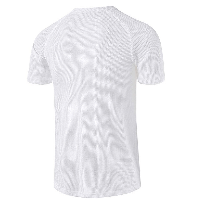 White short-sleeve breathable t-shirt for men, perfect for sports and casual wear, featuring a slim fit and lightweight fabric.
