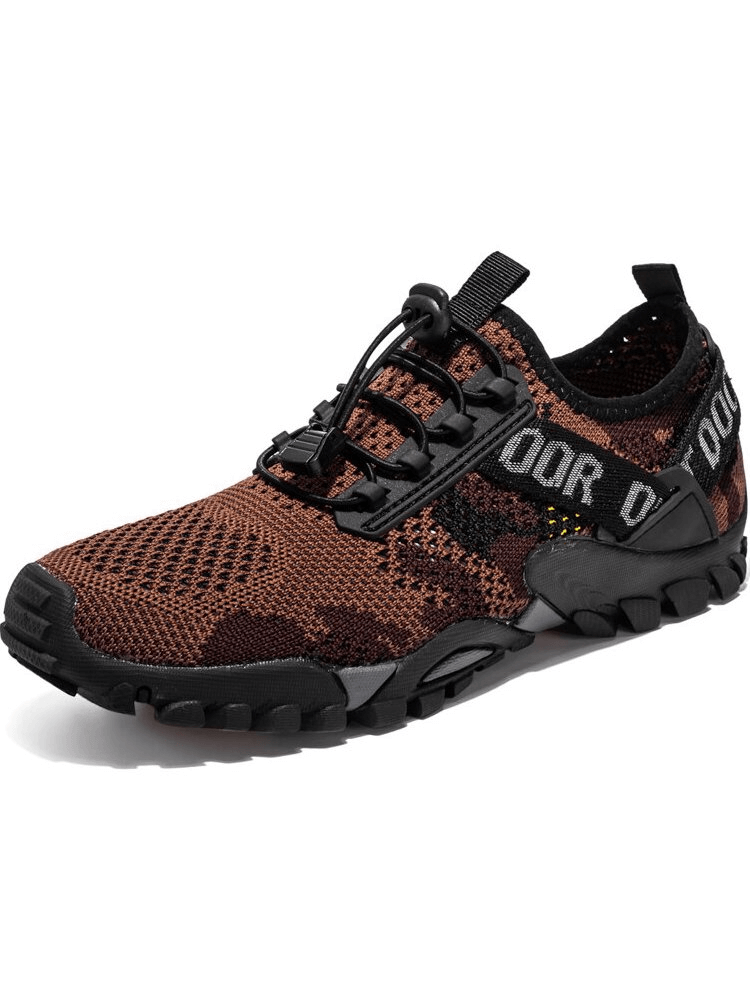 Men's breathable non-slip trekking sneakers SF0820 with lace-up closure in brown and black color. Ideal for outdoor sports and hiking.