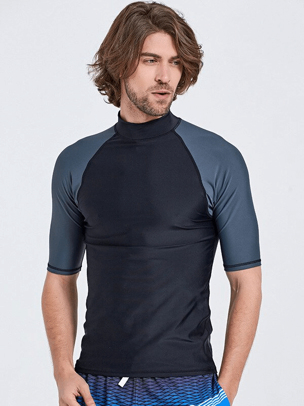 Men's sports elastic beach t-shirt with short sleeves for water sports, in black and gray, ideal for surfing and diving. UPF 50+ protection.