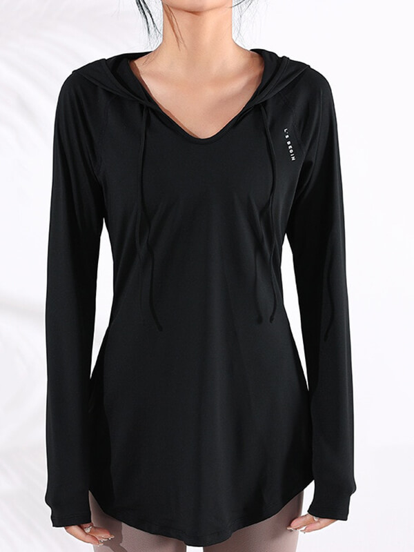 Women's black loose hooded sweatshirt, perfect for sports and fitness, made of durable, breathable polyester-spandex blend.