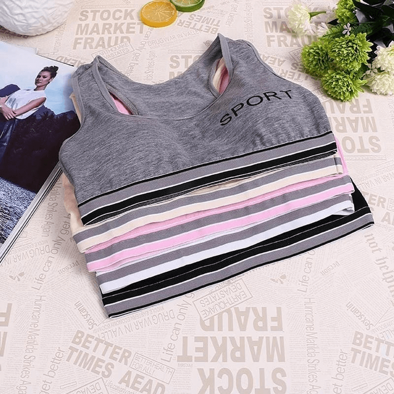 Stylish quick-drying elastic sports top-bra with comfortable lining, perfect for active fitness routines.