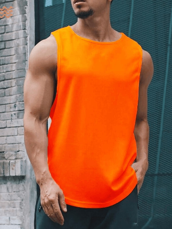 Man wearing an orange sports quick-drying men's T-shirt for training, ideal for gym and outdoor activities.