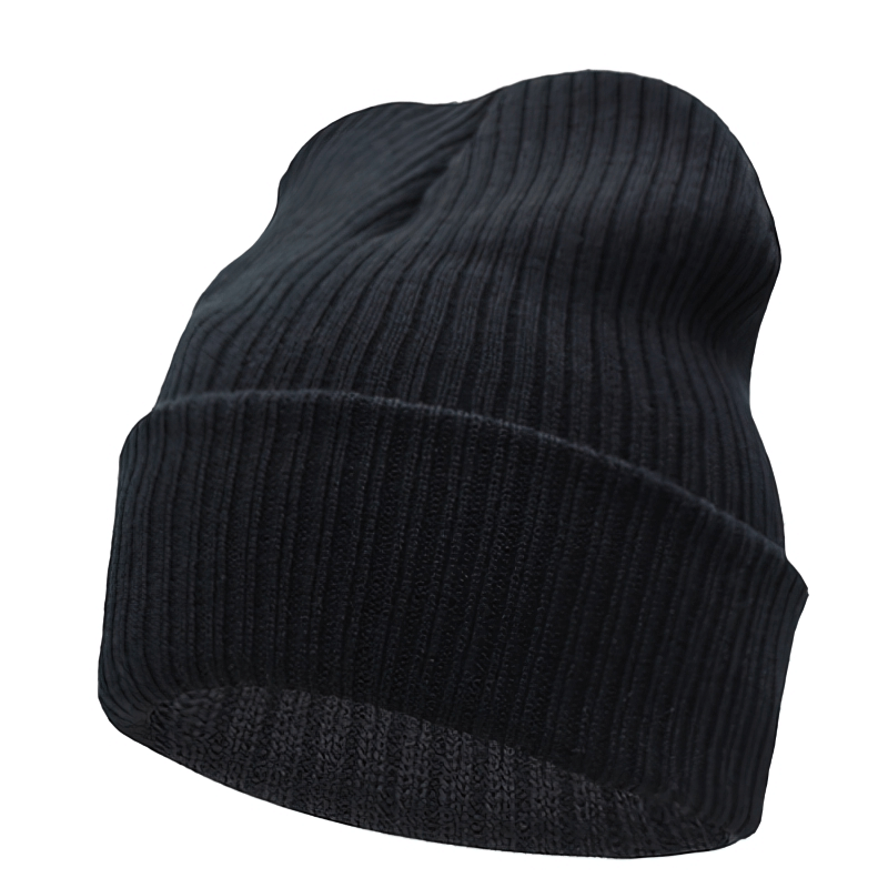 Stylish black knitted solid color unisex hat, perfect for warm and versatile sports or casual wear. Comfortable beanie style headwear.