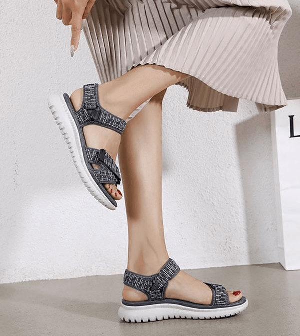 Stilvolle, sportliche, weiche Sandalen mit verstellbaren Verschlüssen / Damen-Sommerschuhe – SF0984 