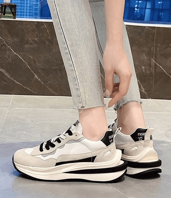 Stylish women's sports sneakers with platform; suede and mesh design; secure lace-up; comfortable 3-5cm heel; SF0248