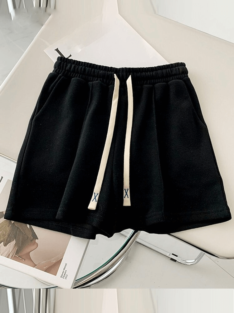 Stylish women's high waist shorts in black with side pockets, perfect for a casual look. Made from premium cotton. Model SF0181.