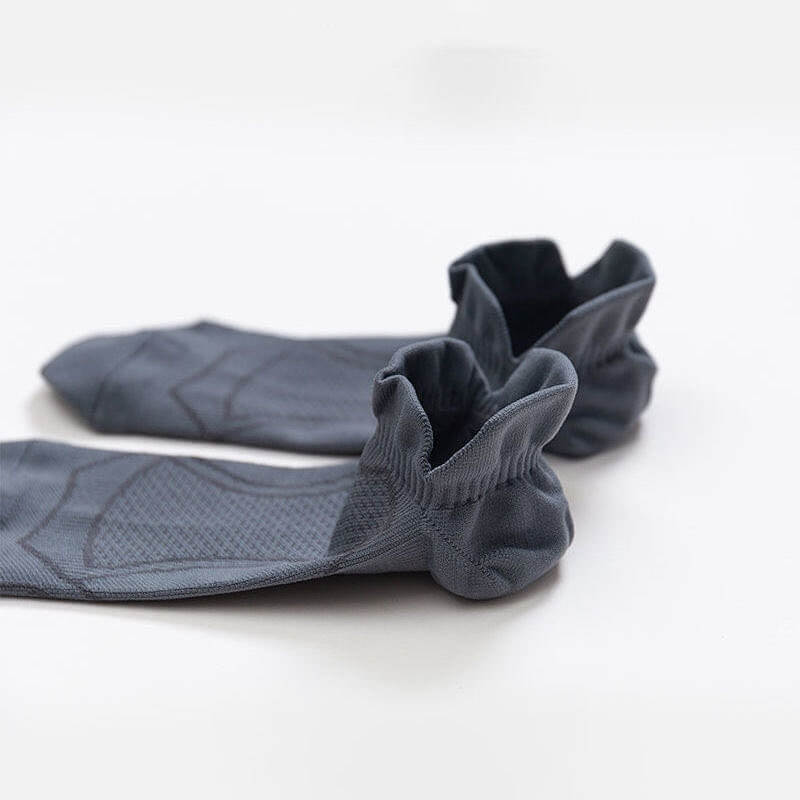 Thin anti-slip breathable sports socks in gray, featuring a mesh design for running. Lightweight and durable for men and women.