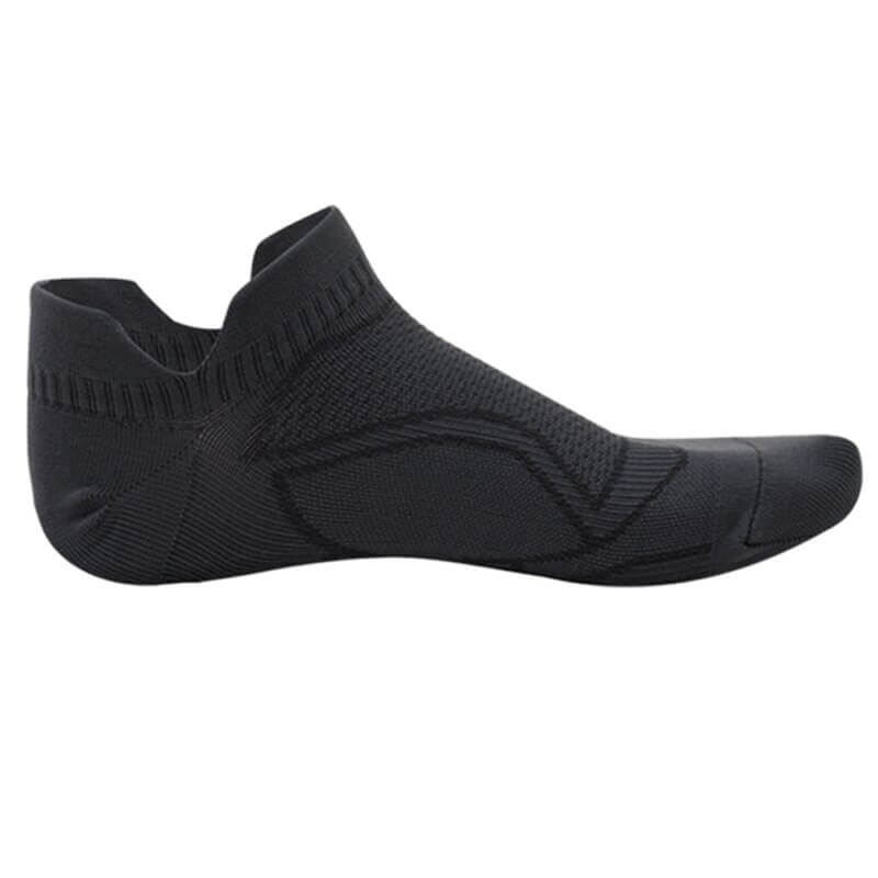 Black thin anti-slip breathable sports socks for running, unisex design, made from 92% polyester and 8% spandex, SF0764 model.