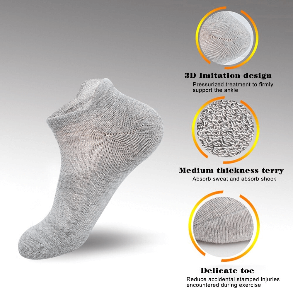 Gray thin sports breathable socks showcasing 3D imitation design, medium thickness terry, and delicate toe for maximum comfort and support.