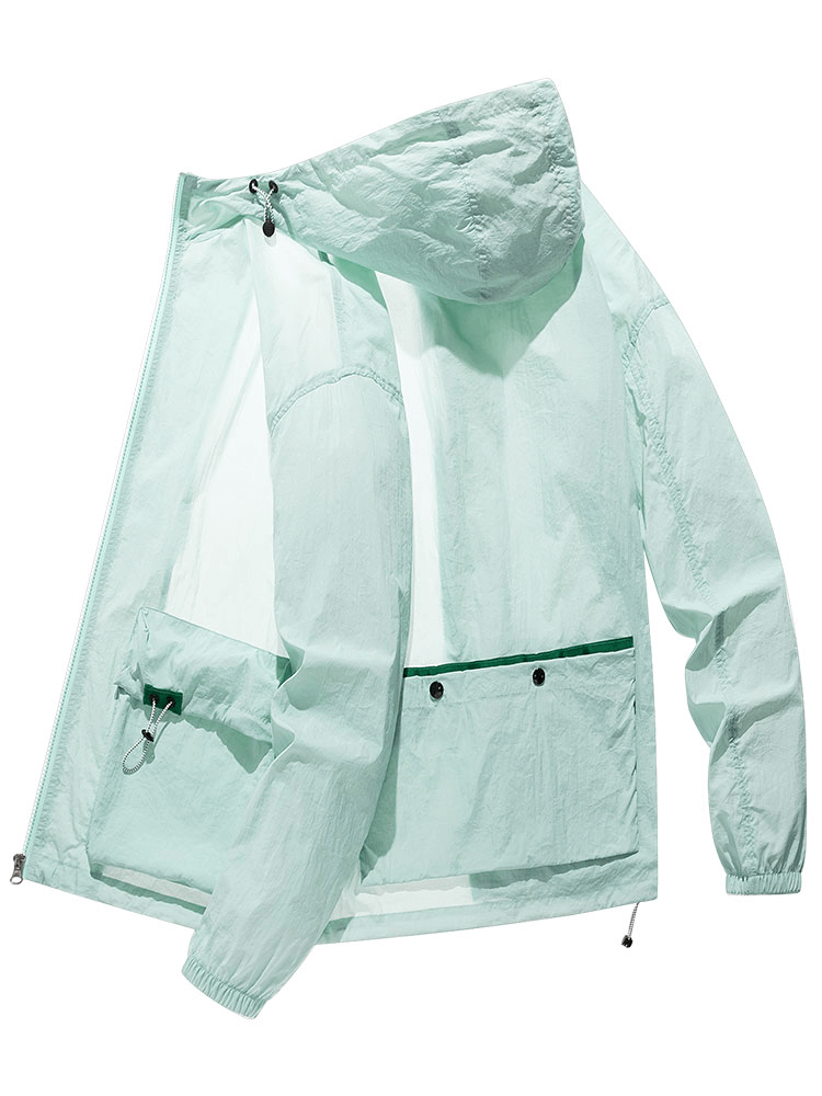 Ultra-light windbreaker with hood, full-length sleeves, multi-pockets, and zipper closure, perfect waterproof protection. SF0895