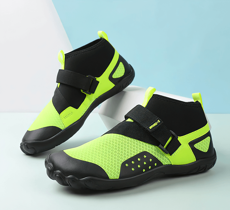 Unisex Light Water Shoes with Drainage Holes / Surf Sandals - SF0294