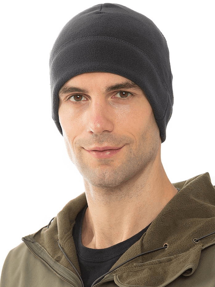 Man wearing unisex windproof fleece sports hat for fishing and hunting, perfect for cold weather, size 60-62cm