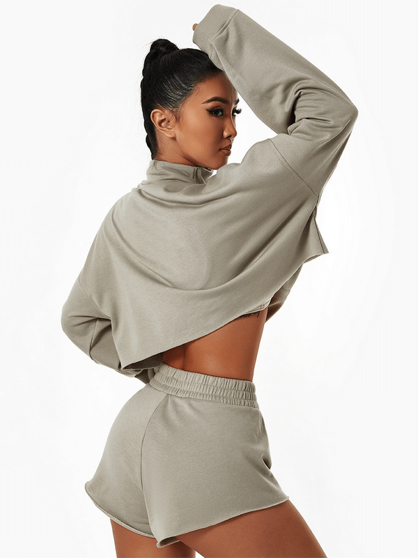 Women's loose cropped sweatshirt in soft cotton, perfect for yoga and workouts. Fashion-forward design with breathable comfort, SF1016.