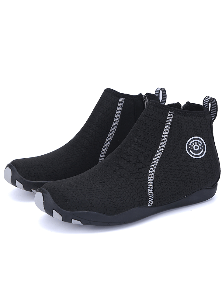 Zipper breathable water shoes SF1191 for swimming and outdoor sports, featuring black mesh uppers and non-slip soles.